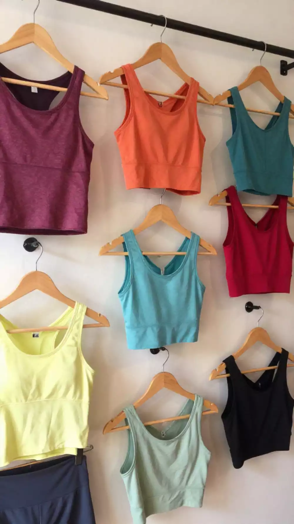 Stylish Yoga Tops for Every Body Type: 5 Best Options That Fit Well